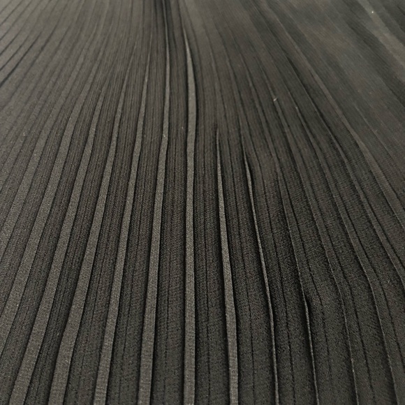 Loft Pleated and Lace sleeveless top - Picture 3 of 6